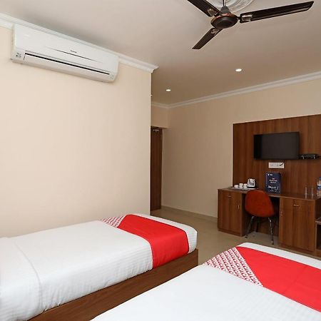 Oyo 13528 Kumud Plaza Hotel Bhubaneswar Exterior foto