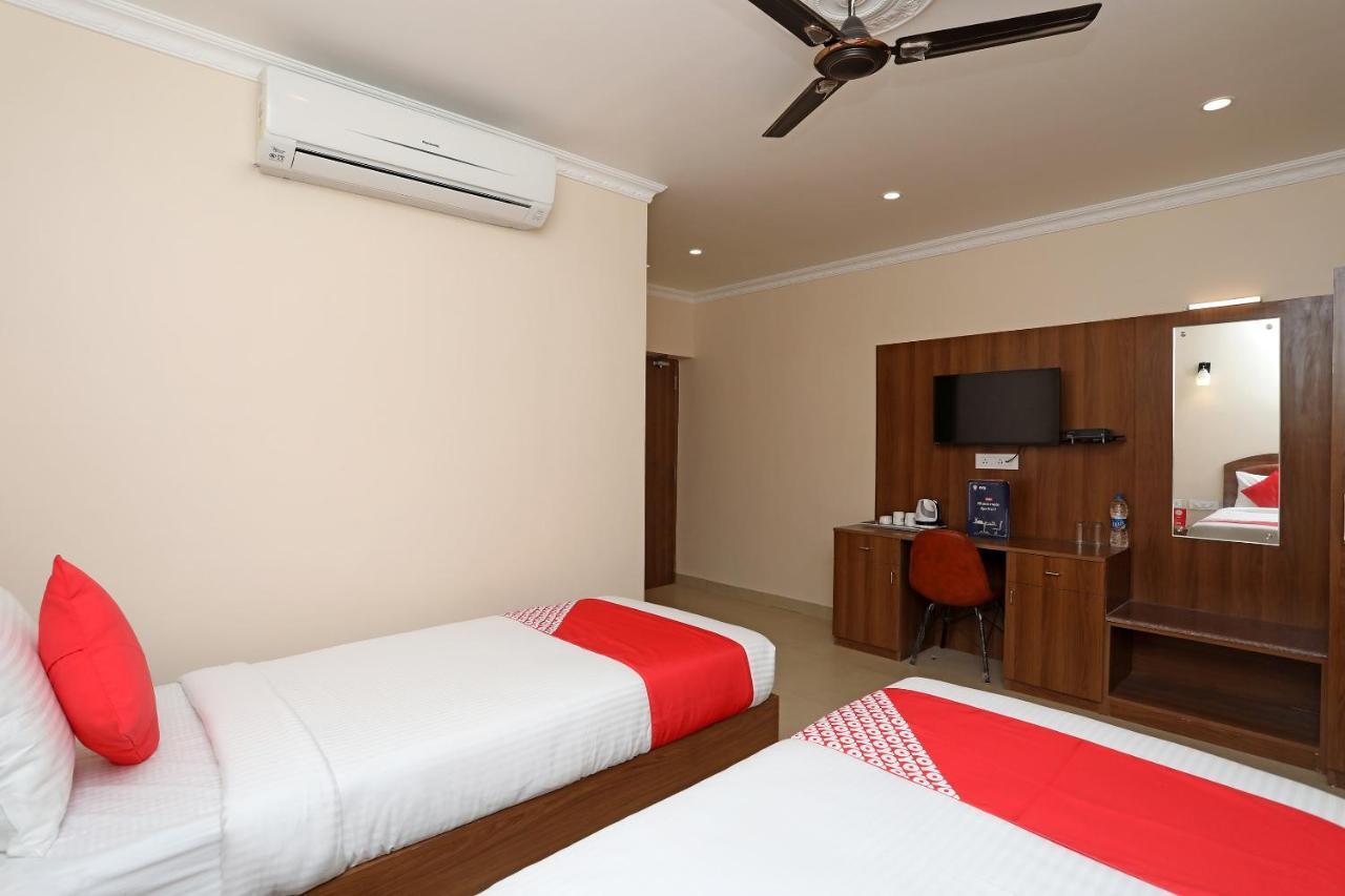 Oyo 13528 Kumud Plaza Hotel Bhubaneswar Exterior foto