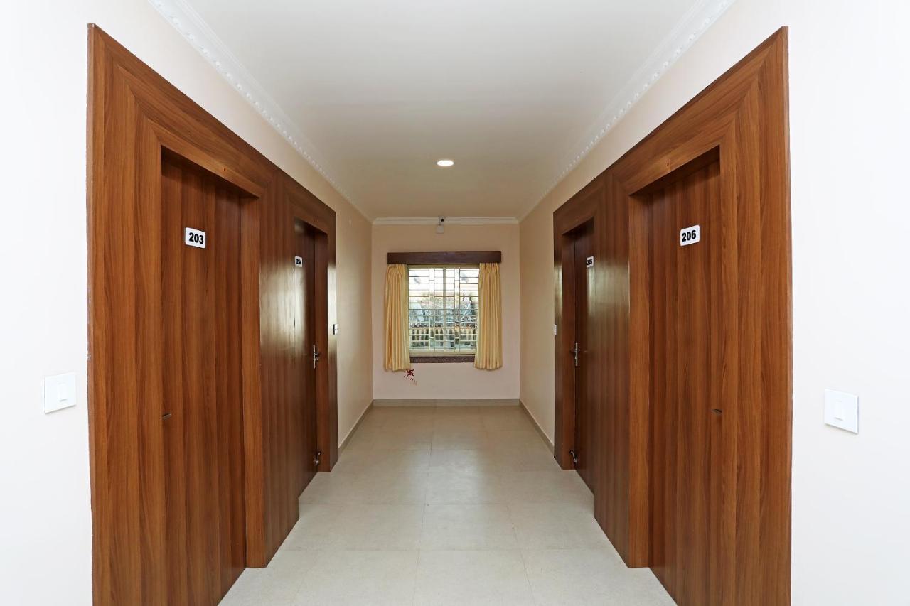 Oyo 13528 Kumud Plaza Hotel Bhubaneswar Exterior foto