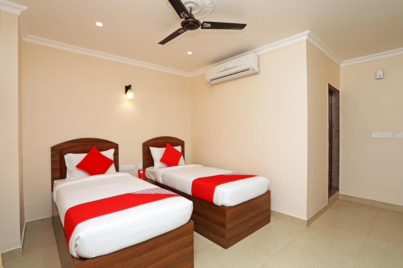 Oyo 13528 Kumud Plaza Hotel Bhubaneswar Exterior foto