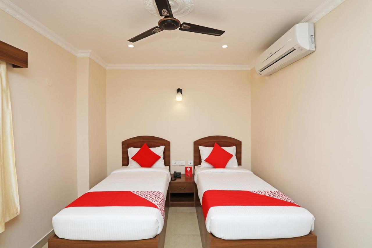 Oyo 13528 Kumud Plaza Hotel Bhubaneswar Exterior foto