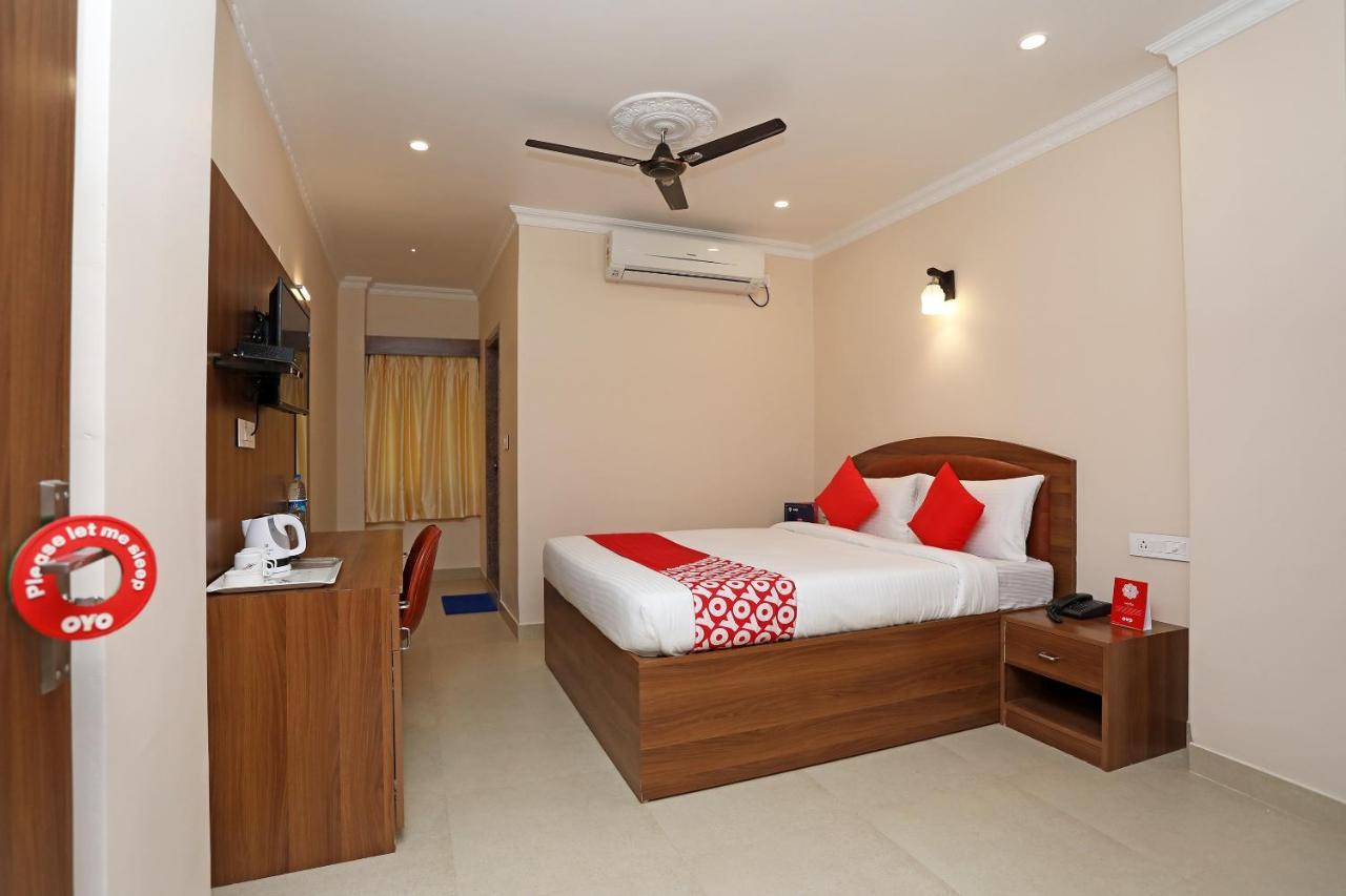Oyo 13528 Kumud Plaza Hotel Bhubaneswar Exterior foto