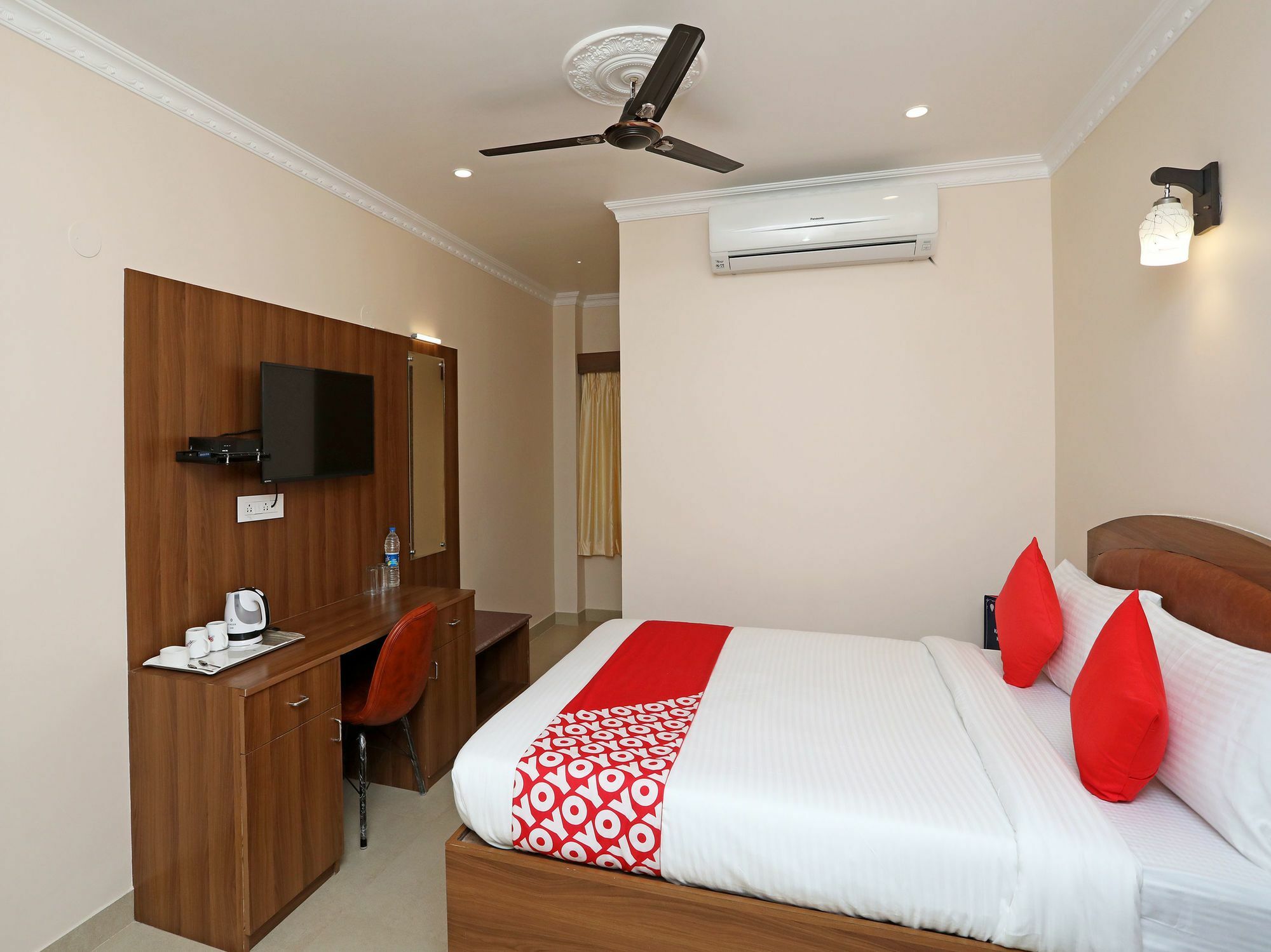 Oyo 13528 Kumud Plaza Hotel Bhubaneswar Exterior foto