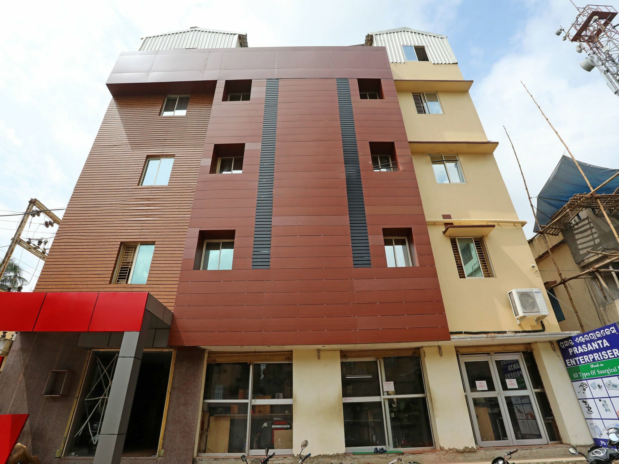 Oyo 13528 Kumud Plaza Hotel Bhubaneswar Exterior foto